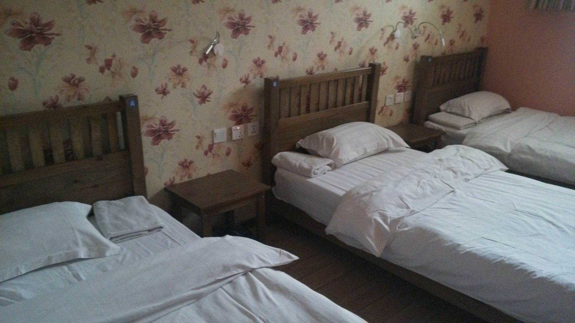 Hostel Lucky Family *